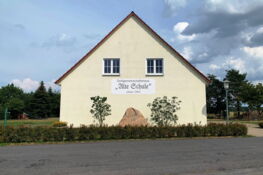 Das Dorfgemeinschaftshaus in Litschen Foto DGH Litschen Front